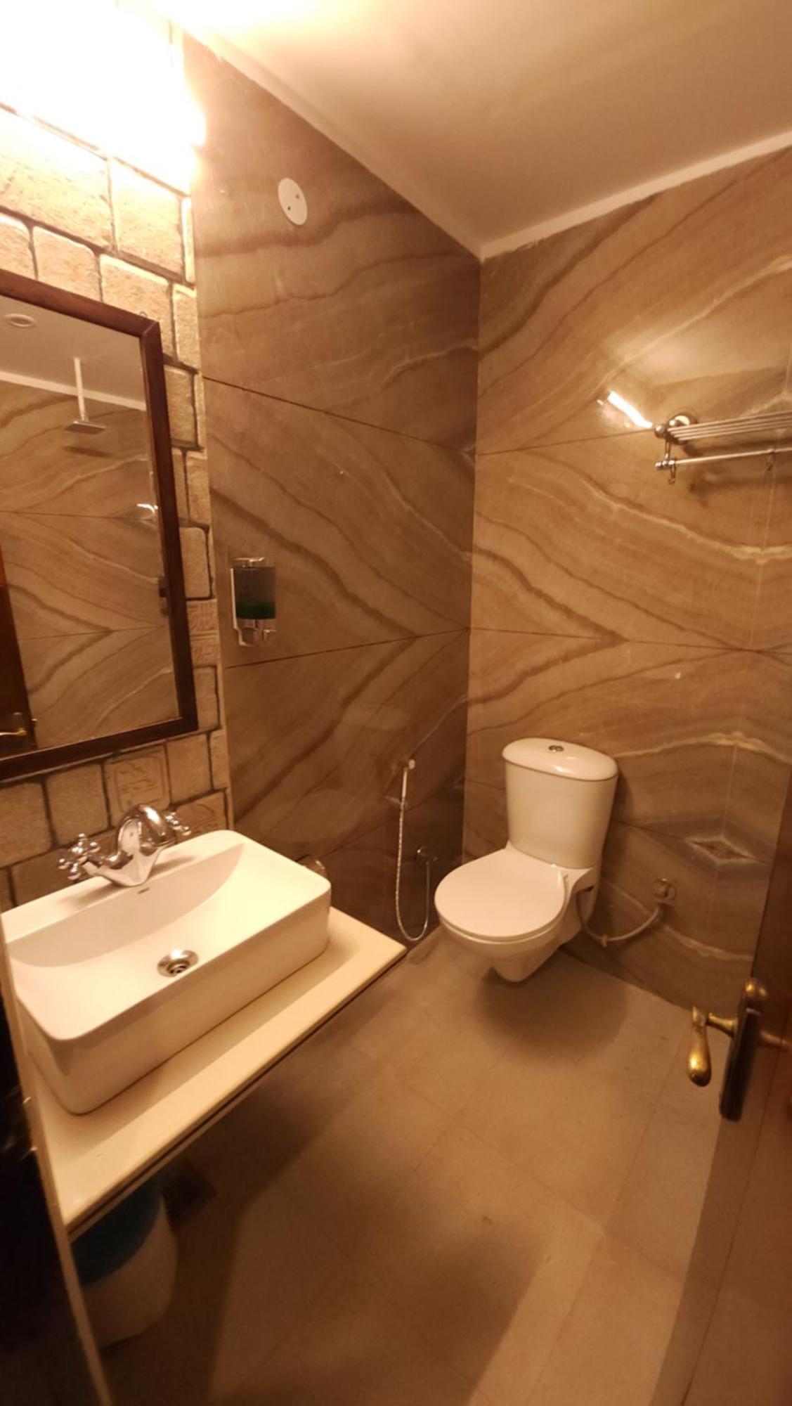 Hotel Multitech Premium Chandīgarh Exteriör bild